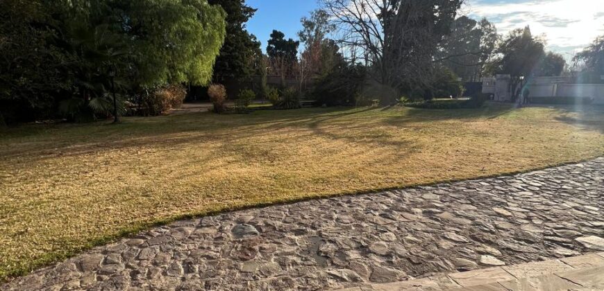 CASA CATEGORIA LATERAL ACCESO CERCANIA SHOPPING CASA CATEGORIA LATERAL ACCESO CERCANIA SHOPPING