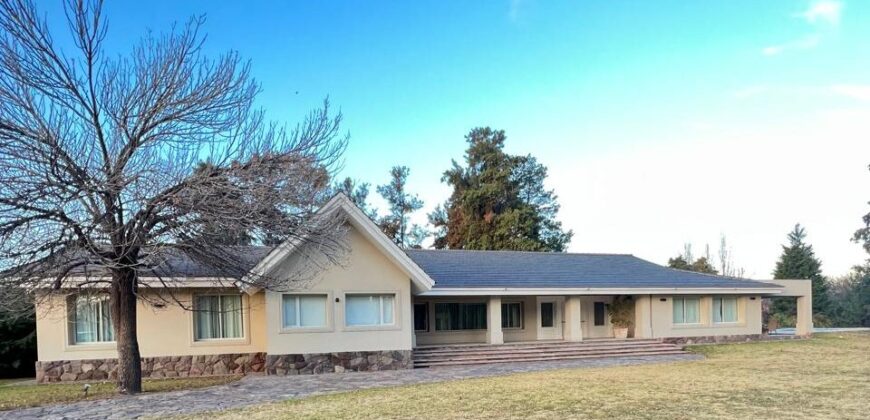 CASA CATEGORIA LATERAL ACCESO CERCANIA SHOPPING CASA CATEGORIA LATERAL ACCESO CERCANIA SHOPPING