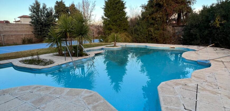 CASA CATEGORIA LATERAL ACCESO CERCANIA SHOPPING CASA CATEGORIA LATERAL ACCESO CERCANIA SHOPPING