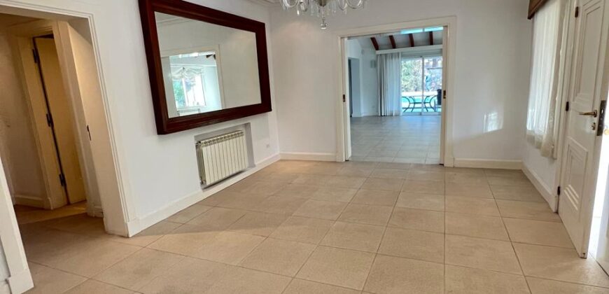 CASA CATEGORIA LATERAL ACCESO CERCANIA SHOPPING CASA CATEGORIA LATERAL ACCESO CERCANIA SHOPPING