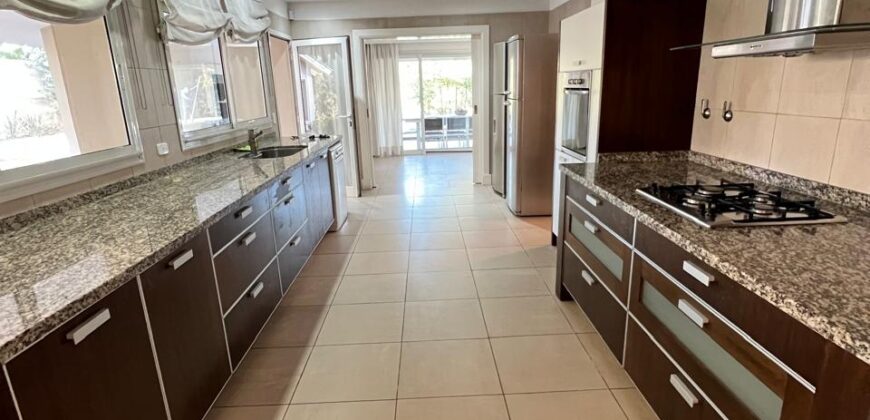 CASA CATEGORIA LATERAL ACCESO CERCANIA SHOPPING CASA CATEGORIA LATERAL ACCESO CERCANIA SHOPPING