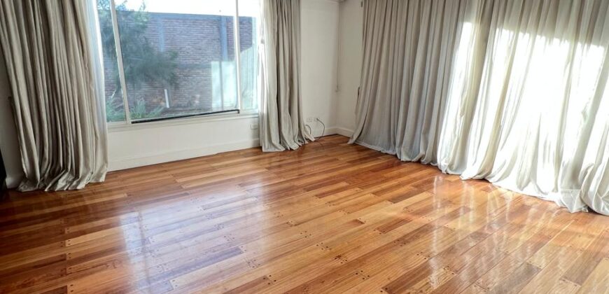 CASA CATEGORIA LATERAL ACCESO CERCANIA SHOPPING CASA CATEGORIA LATERAL ACCESO CERCANIA SHOPPING