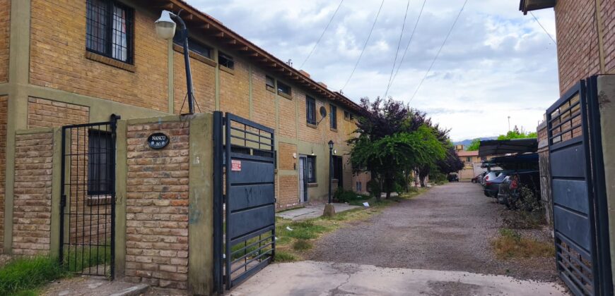 BARRIO CIRSUBDOZ, DUPLEX
