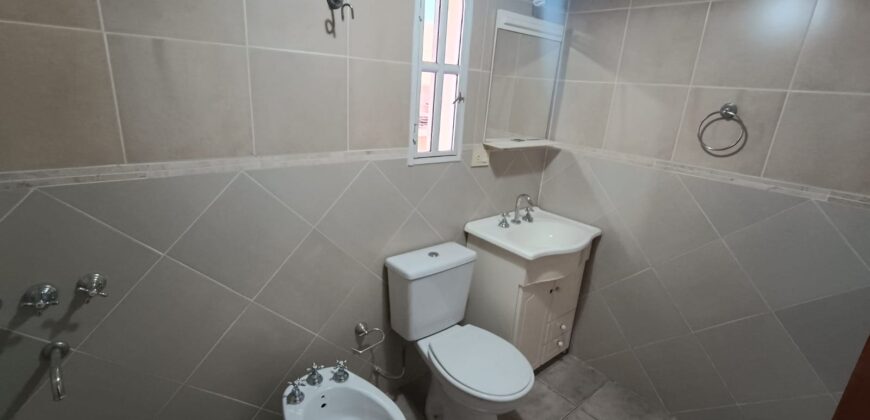 BARRIO CEMENTISTA 2, JACARANDA CASI BOMBAL