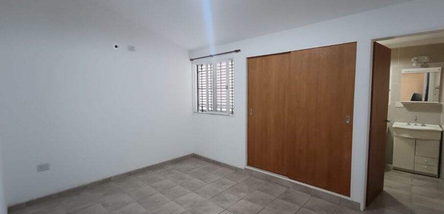 BARRIO CEMENTISTA 2, JACARANDA CASI BOMBAL