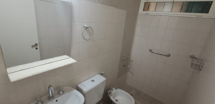 BARRIO CEMENTISTA 2, JACARANDA CASI BOMBAL