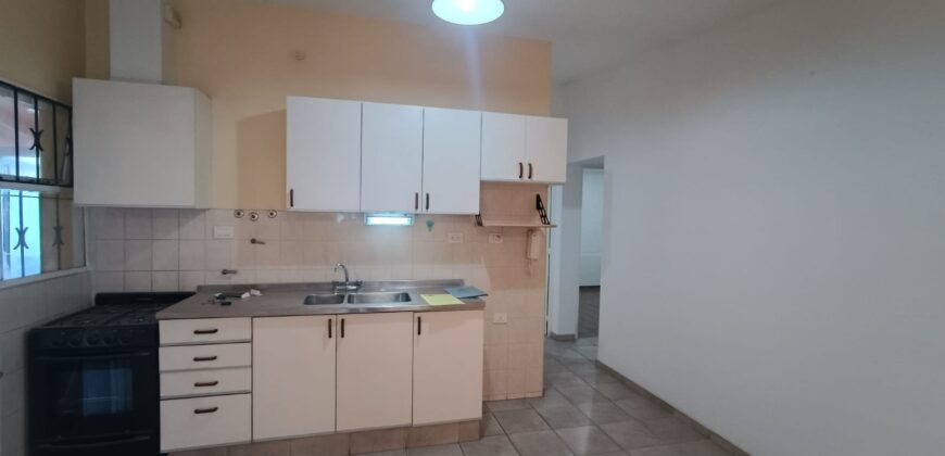 BARRIO CEMENTISTA 2, JACARANDA CASI BOMBAL