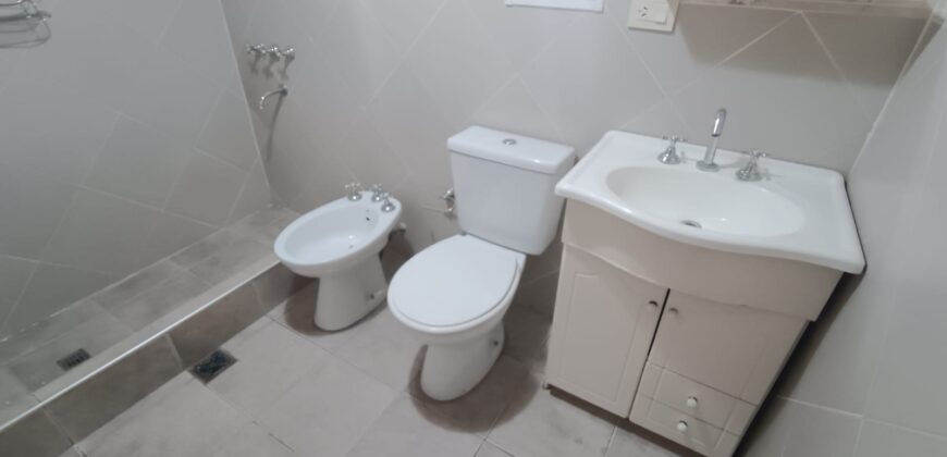 BARRIO CEMENTISTA 2, JACARANDA CASI BOMBAL