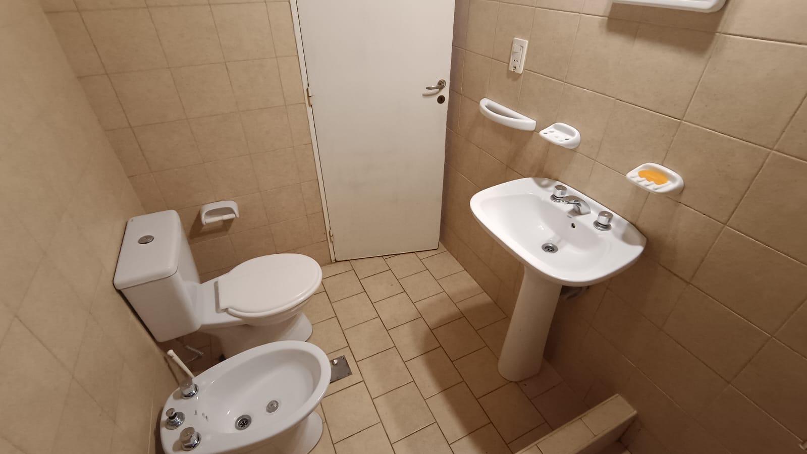 DEPARTAMENTO BARRIO JARDIN TRAPICHE